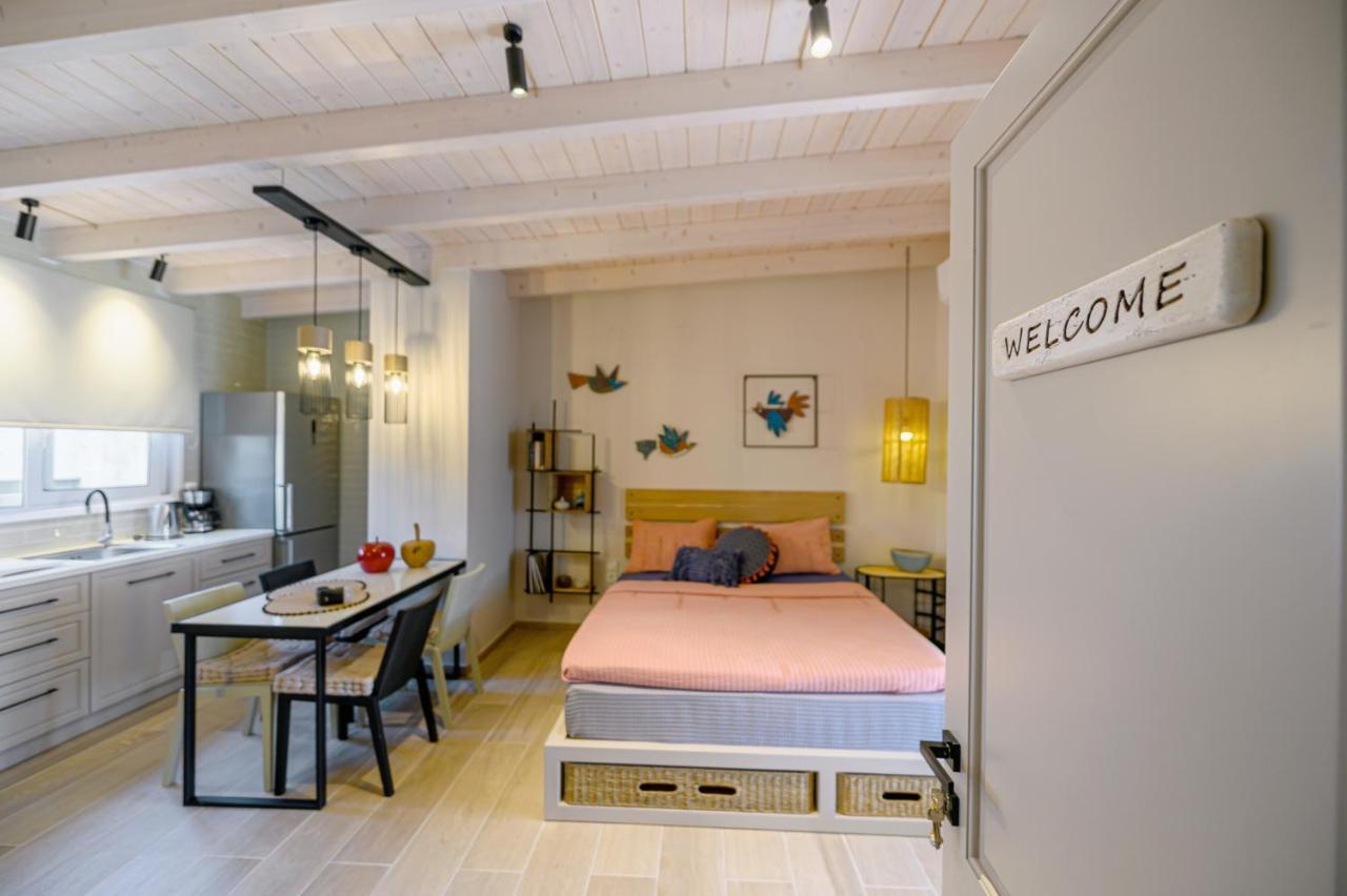 Fiorela'S Casa- A Stylish Loft Apartment In The Heart Of Preveza Exterior foto